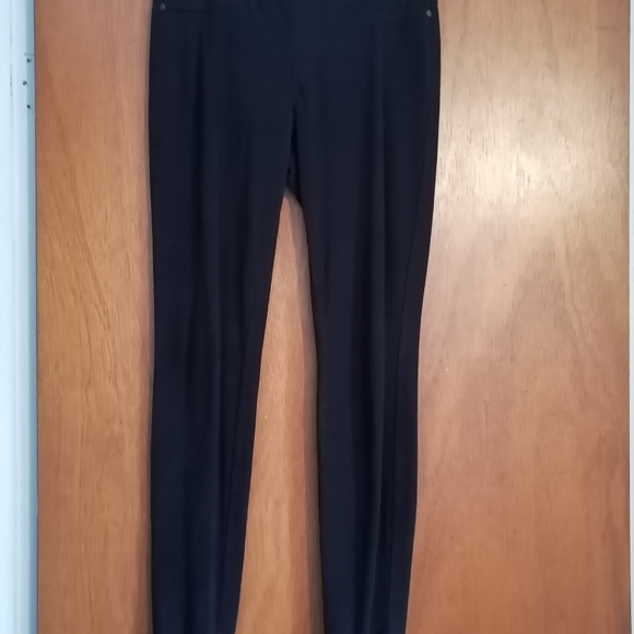 Poly/spandex blend leggings - Picture 2 of 2